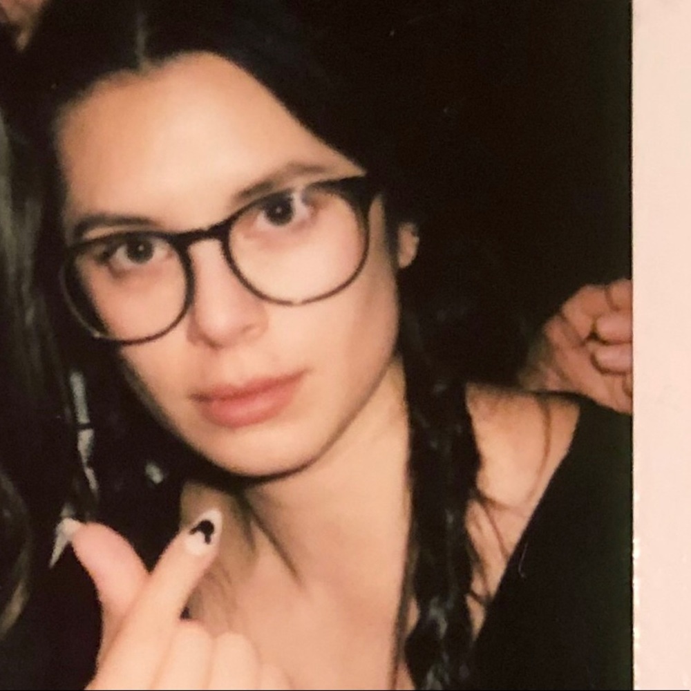 Meet your Posher, Abi